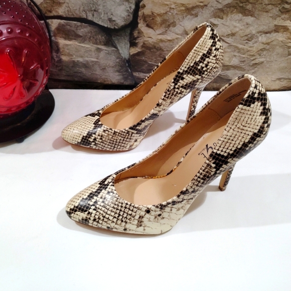 Rouge Helium Shoes - Size 8 Rouge Helium Sagitaria Snake Print 4" Heels Pointed Toe Python Vegan Faux